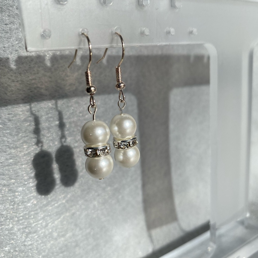 Handmade faux white pearl dangle‎ earrings